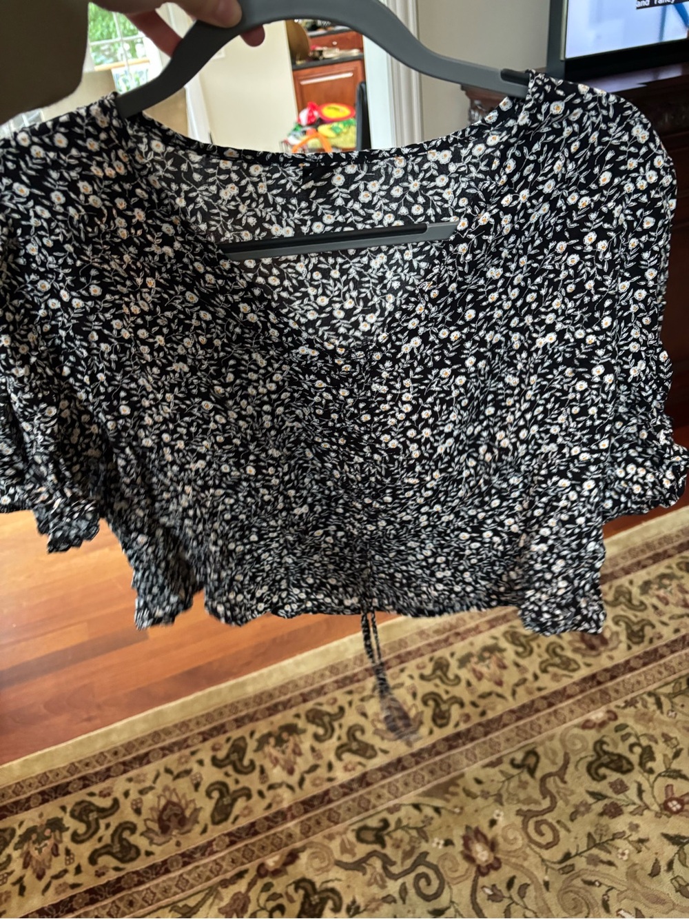 SHEIN Black Floral Tie-Front Crop Top